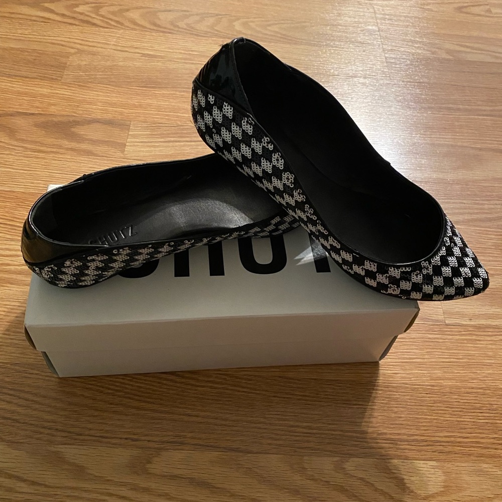 Nice like new glitter evening flats